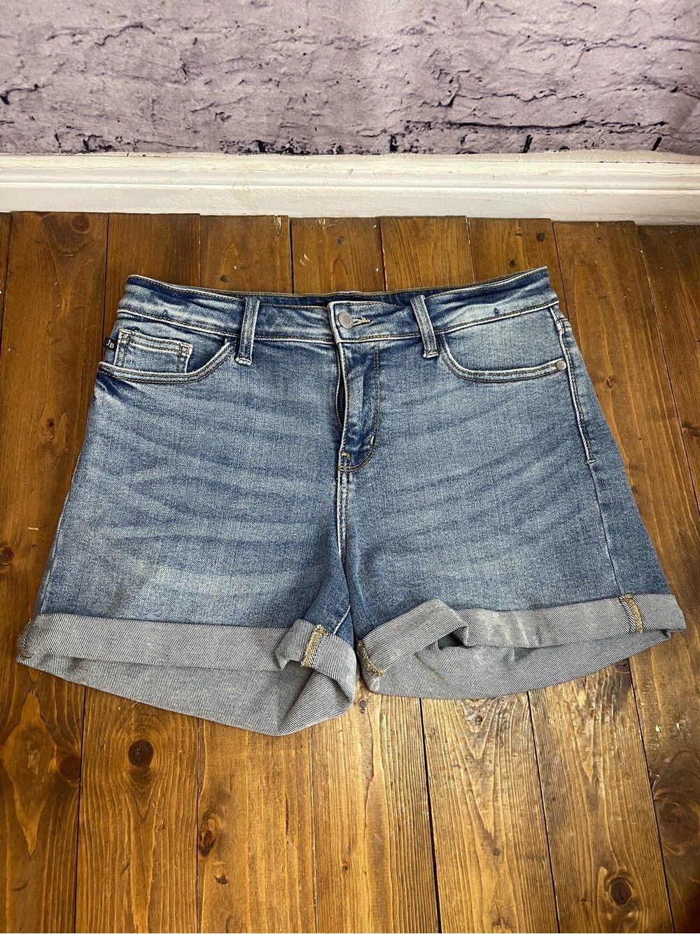 Judy blue size large mid was Jean shorts